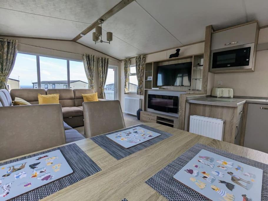 Beautiful Pet Friendly Southerness Caravan With Sea View & Decking Area Mainsriddle Eksteriør bilde