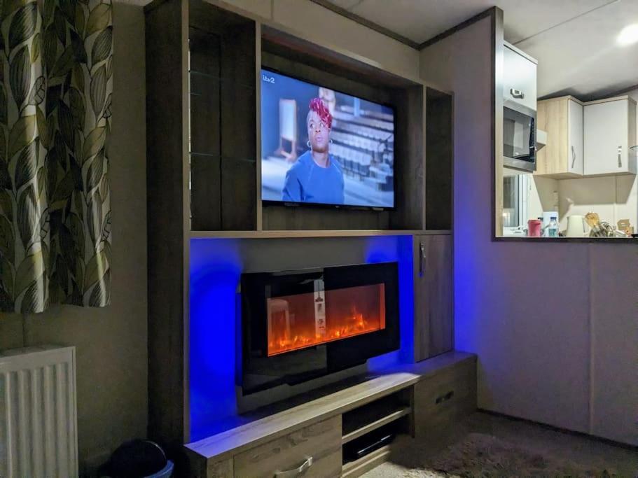 Beautiful Pet Friendly Southerness Caravan With Sea View & Decking Area Mainsriddle Eksteriør bilde