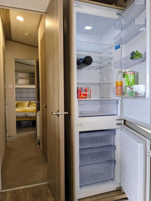 Beautiful Pet Friendly Southerness Caravan With Sea View & Decking Area Mainsriddle Eksteriør bilde
