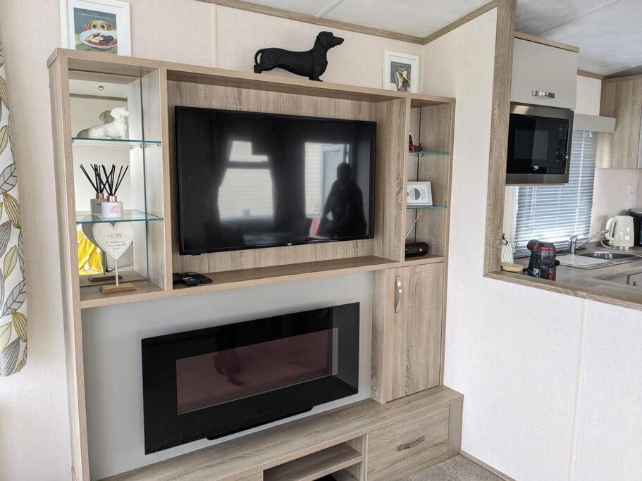 Beautiful Pet Friendly Southerness Caravan With Sea View & Decking Area Mainsriddle Eksteriør bilde