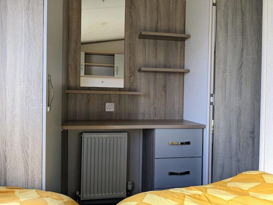 Beautiful Pet Friendly Southerness Caravan With Sea View & Decking Area Mainsriddle Eksteriør bilde