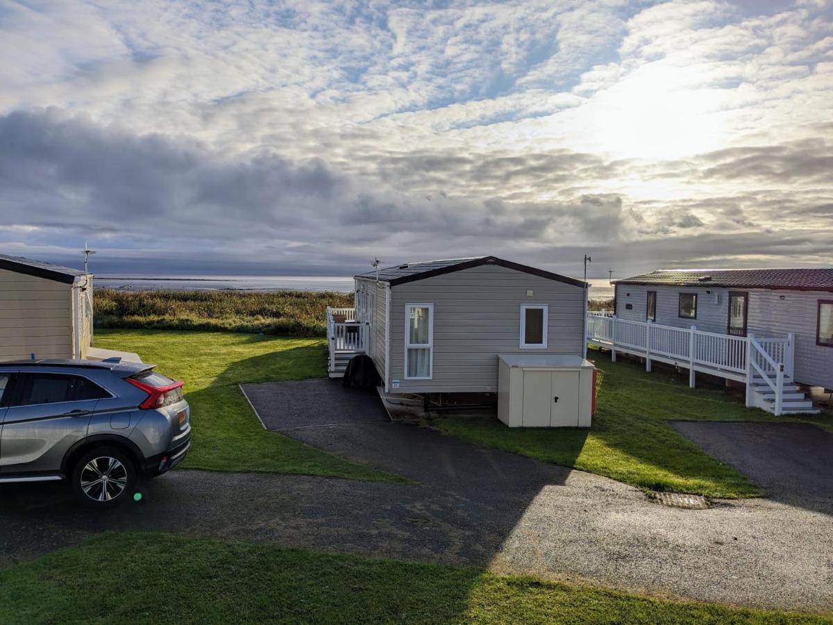 Beautiful Pet Friendly Southerness Caravan With Sea View & Decking Area Mainsriddle Eksteriør bilde